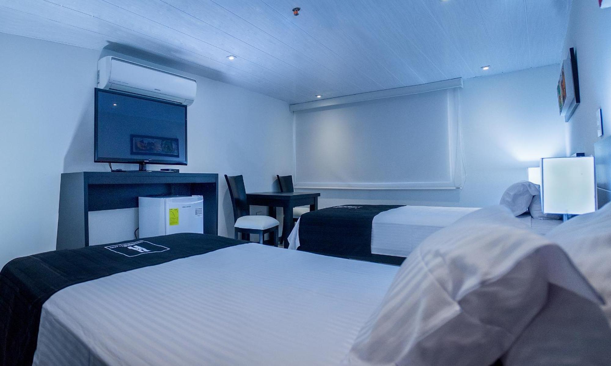 Hotel Metropolitano نيفا الغرفة الصورة