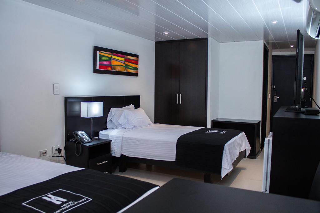 Hotel Metropolitano نيفا المظهر الخارجي الصورة