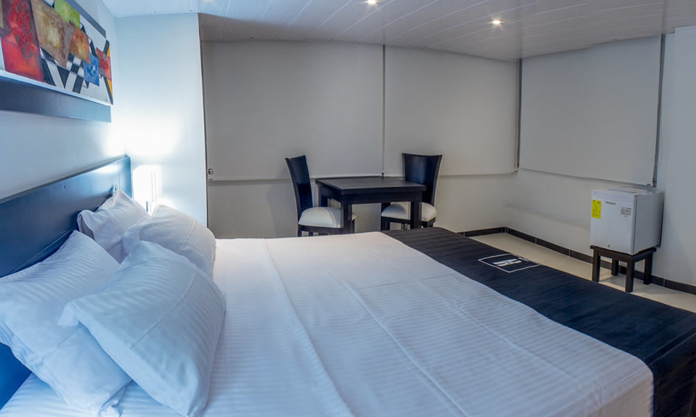 Hotel Metropolitano نيفا المظهر الخارجي الصورة
